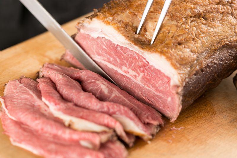 ローストビーフカービングlive ケータリングは東京のプラチナデリスタイル
